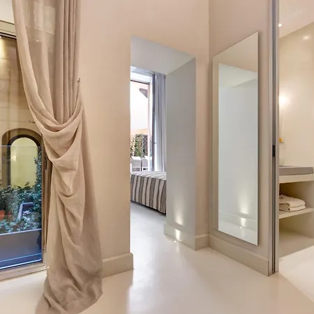 Domus Domitia Luxury Living 아파트 *